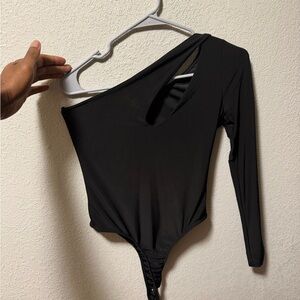 Elegant Black One-Shoulder Bodysuit